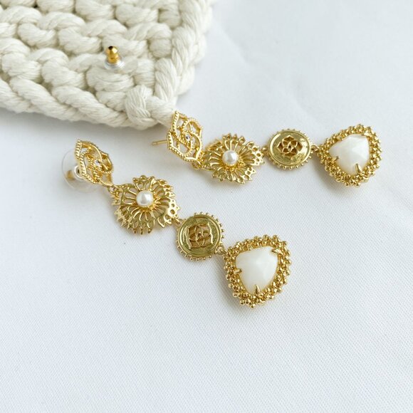 Kendra Scott Brielle - Gold Ivory Mother-of-Pearl Linear Drop Earrings - Picture 2 of 4